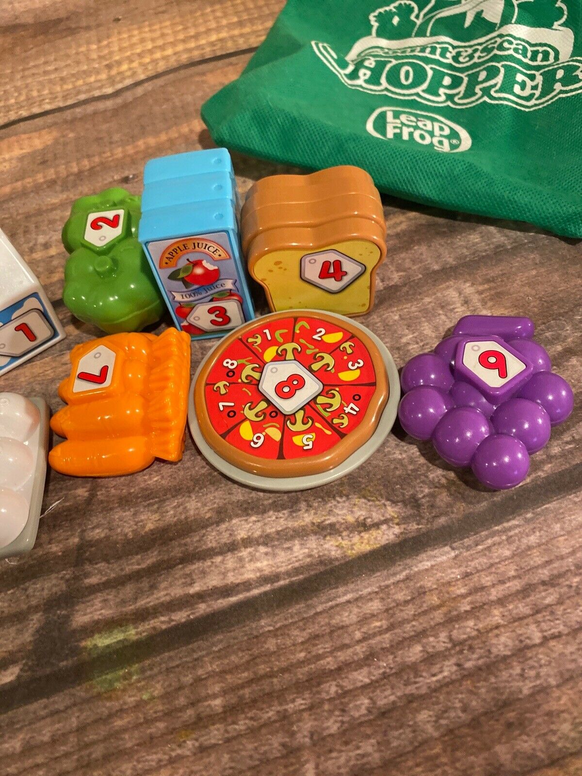 LEAPFROG COUNT AND SCAN SHOPPER bag with nine foods - Fresh Stock Dated December 2025