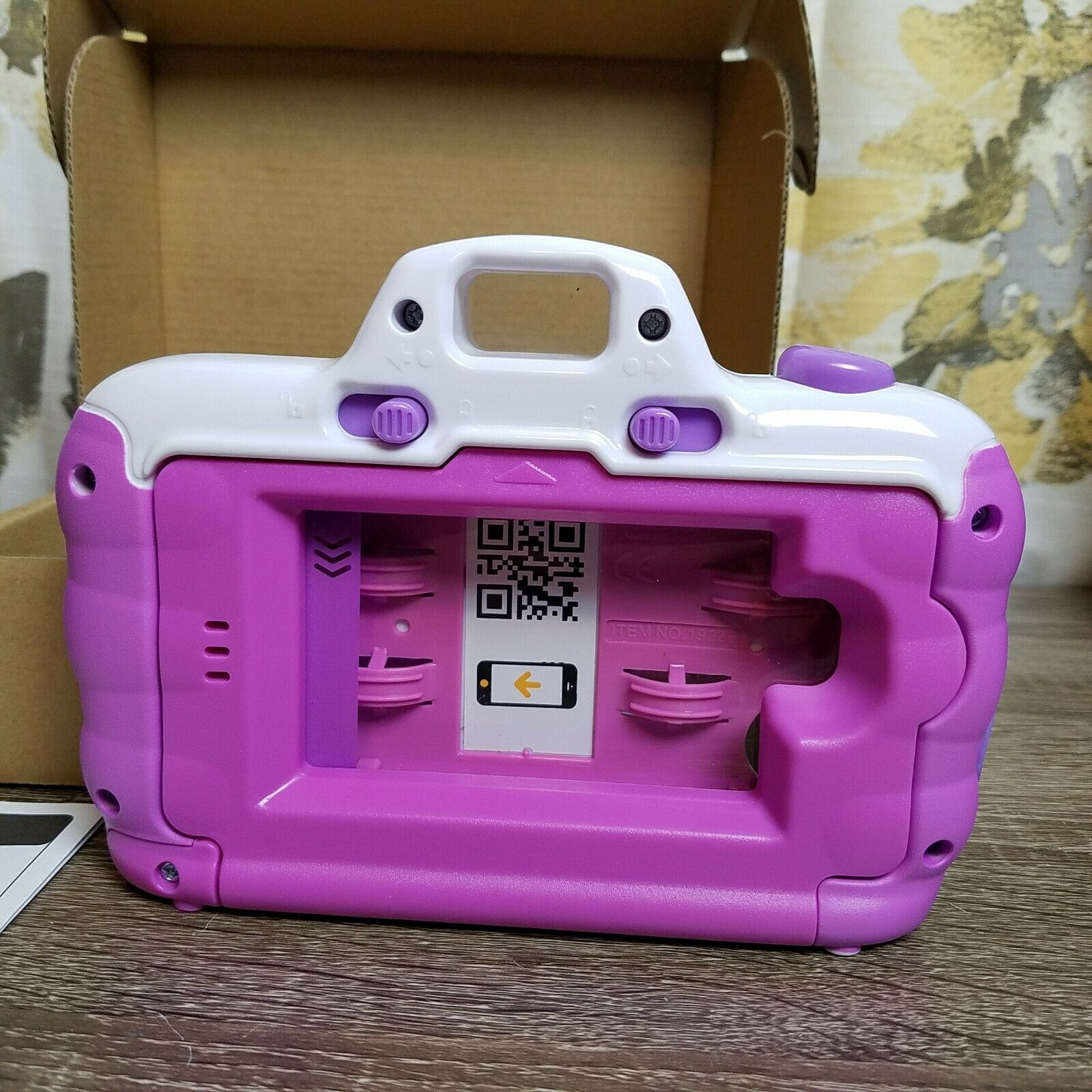 LeapFrog Creativity Camera Protective Case PINK & App (iPhone 4/4s/5 & Ipod 4G) - Fresh Stock Dated February 2026