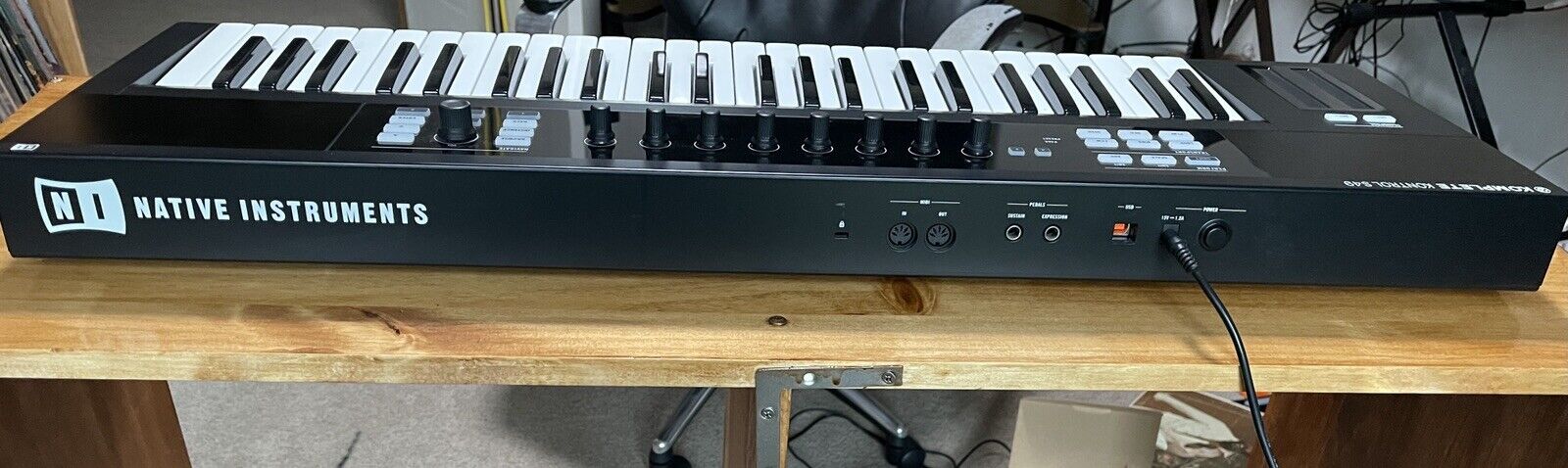 NATIVE INSTRUMENTS KOMPLETE KONTROL S49 MK1 KEYBOARD - Fresh Stock Dated February 2026