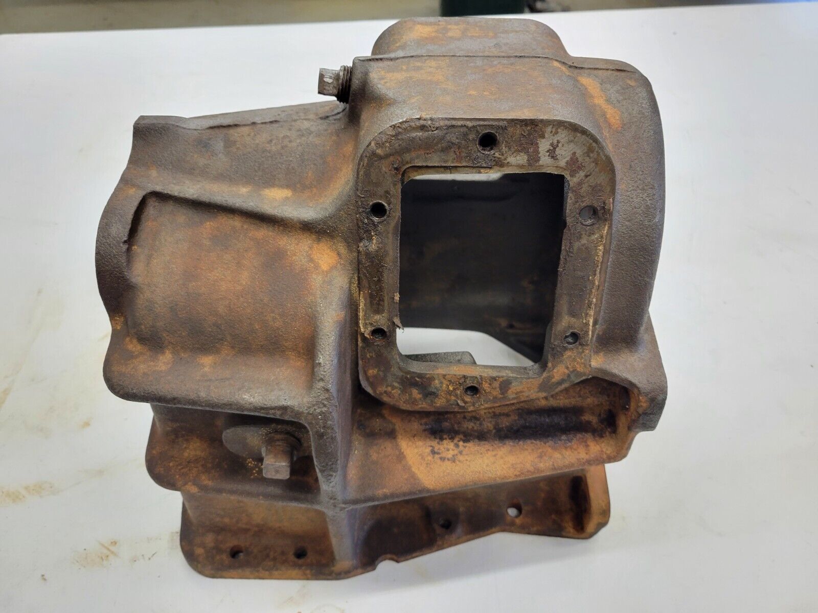 SM465 TRANSMISSION MAIN CASE 1968-1990 GM GMC CHEVY JEEP 6273212 - Fresh Stock Dated February 2026