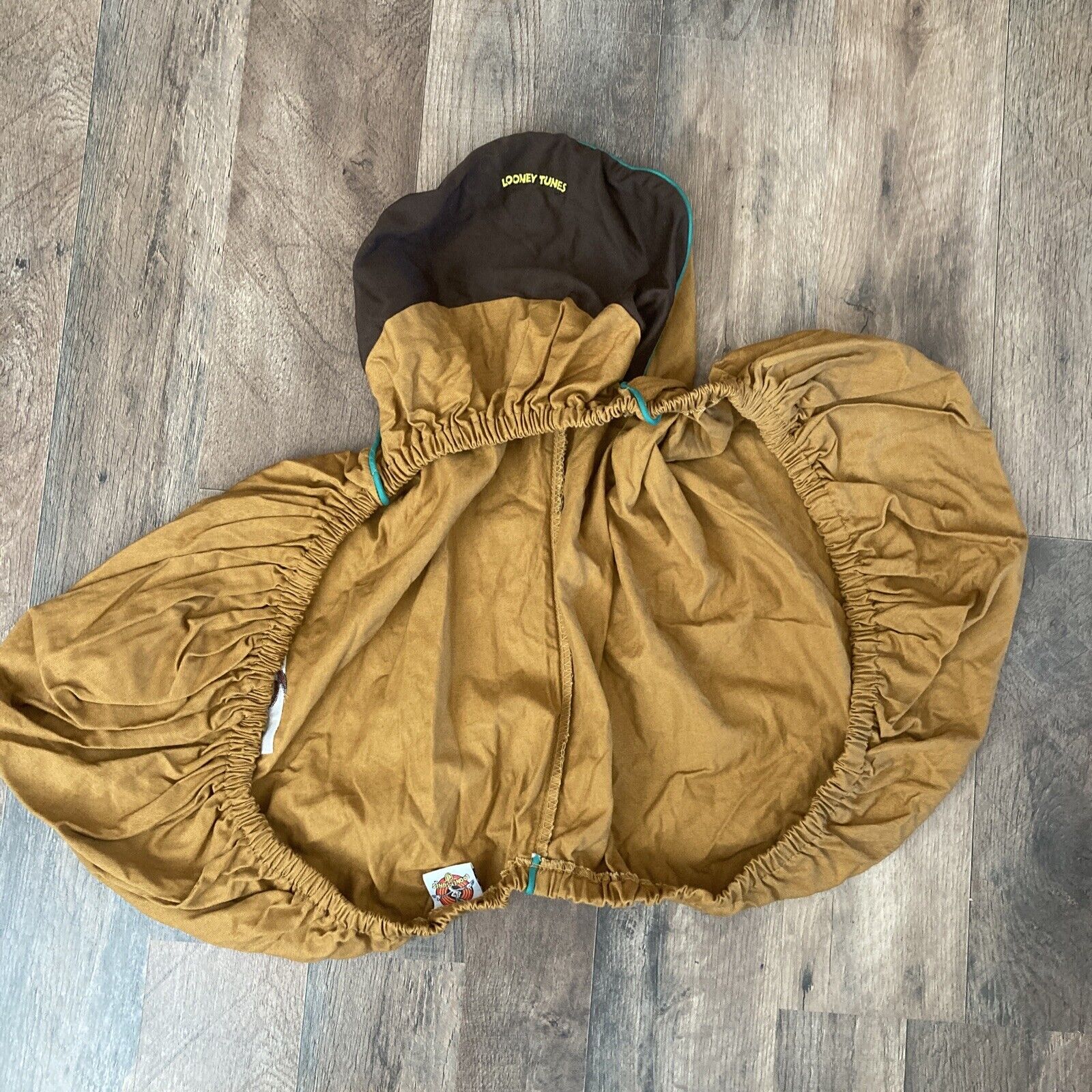 looney tunes saddle cover,taz - Fresh Stock Dated February 2026