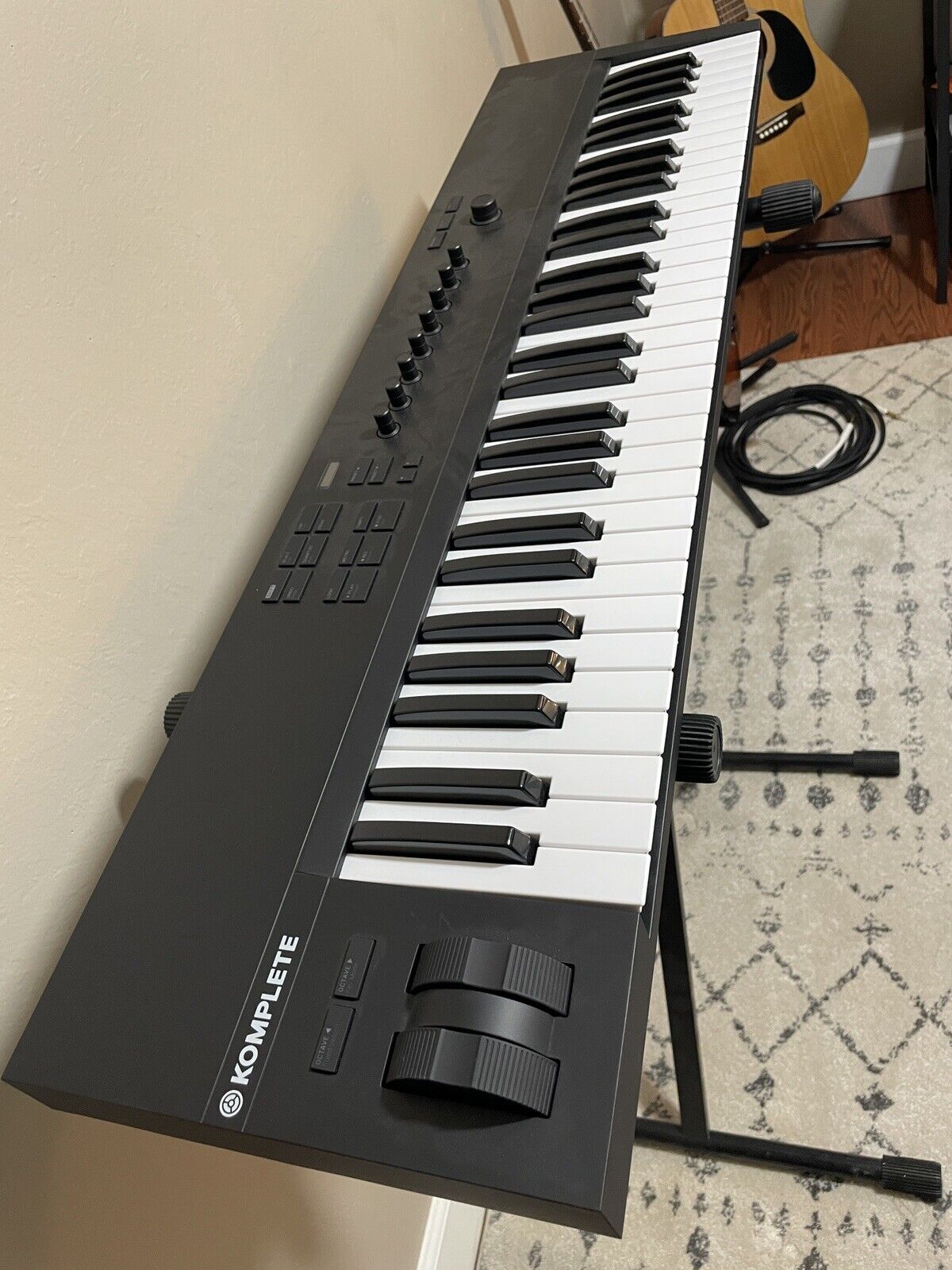 Native Instruments KOMPLETE KONTROL A61 - 61-Key Controller for KOMPLETE - Fresh Stock Dated February 2026