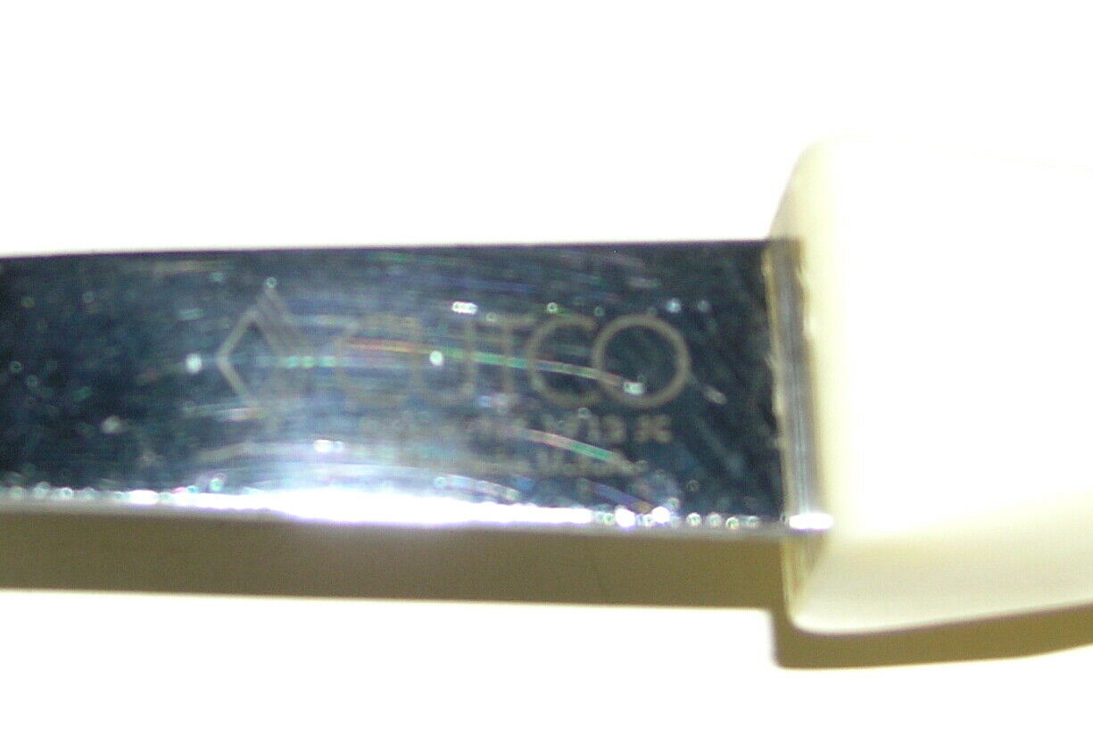 Pearl White CUTCO (1712JC) Serving / Basting Spoon ~ Very Good Condition - Fresh Stock Dated December 2025