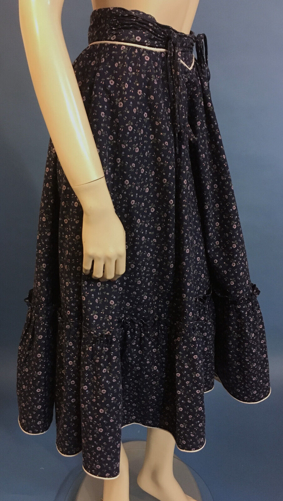 1970s True Vintage Dark Blue Flower Prairie Calico Gunne Sax Gunnies Skirt 7 Sm - Fresh Stock Dated March 2026