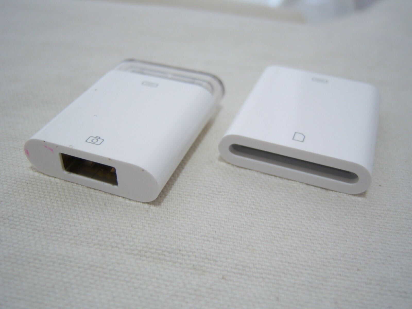 APPLE iPAD CAMERA CONNECTION KIT MC531ZM/A SD Card Reader Connector - Fresh Stock Dated February 2026