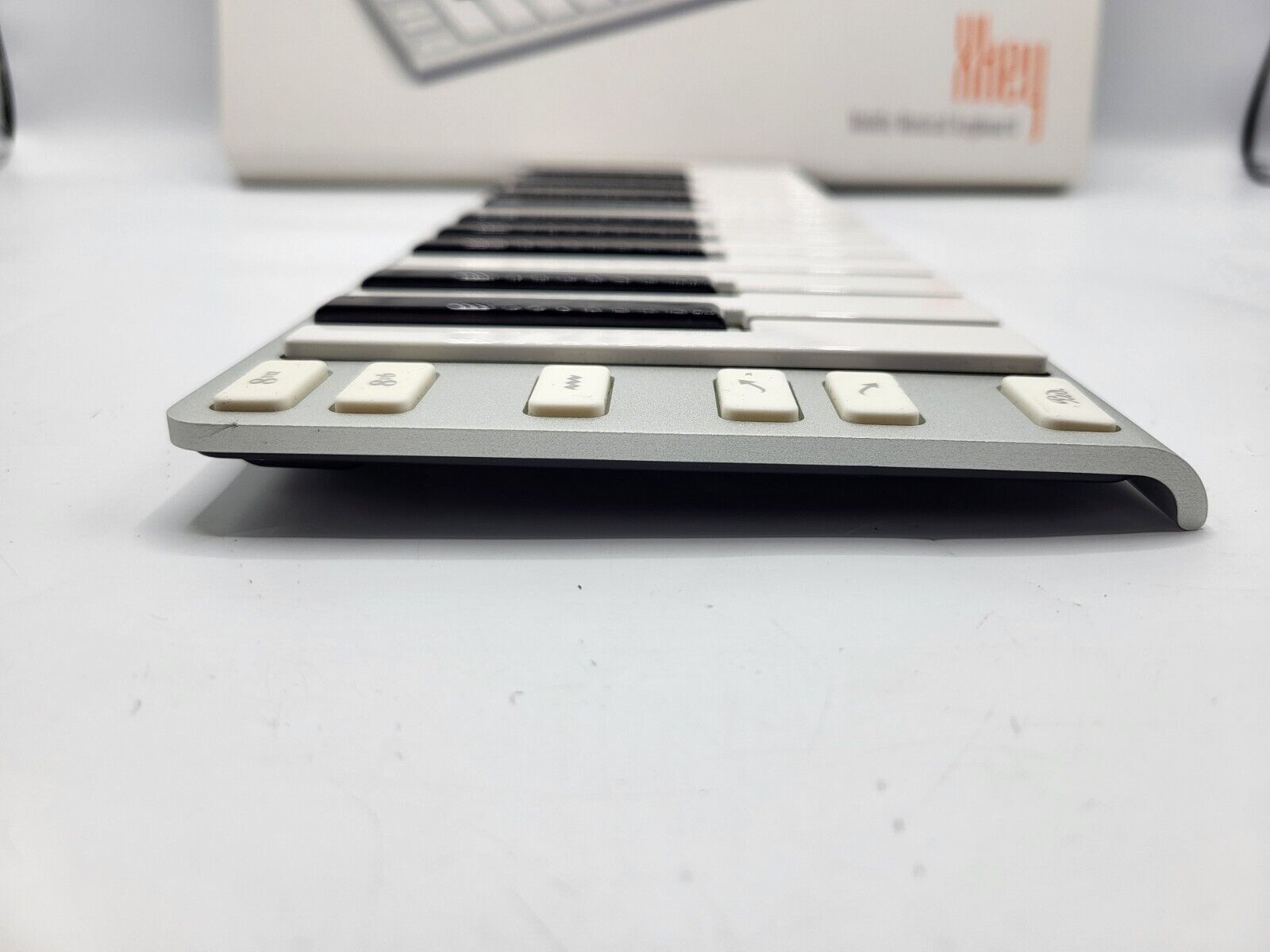 CME Xkey 25-key Mobile USB Keyboard MIDI Controller - Silver W/box Complete - Fresh Stock Dated February 2026