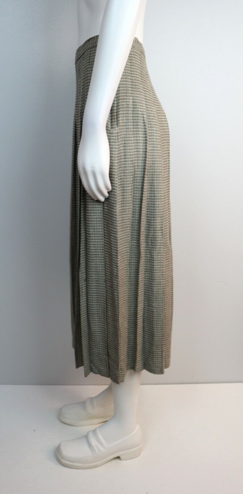 VINTAGE WOMEN'S BLACK & BEIGE PLEATED MIDI SKIRT - SIZE 8 - Fresh Stock Dated March 2026