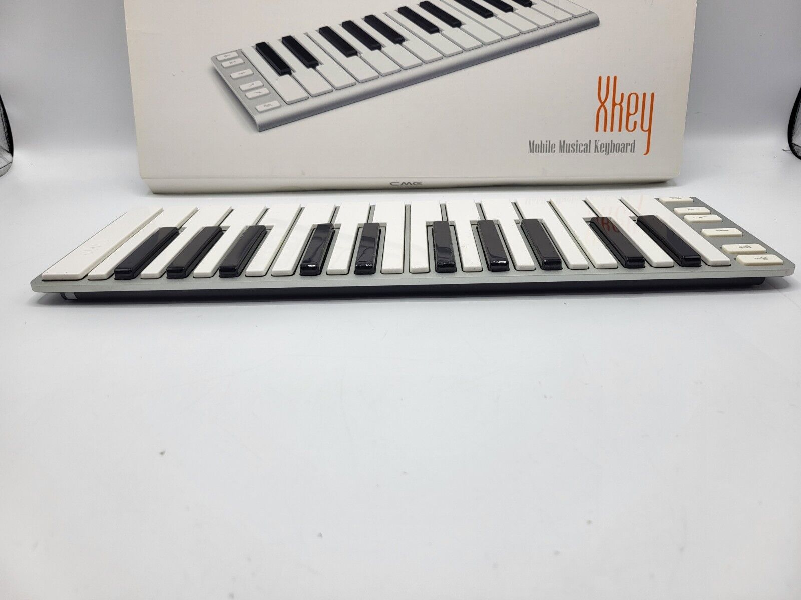 CME Xkey 25-key Mobile USB Keyboard MIDI Controller - Silver W/box Complete - Fresh Stock Dated February 2026