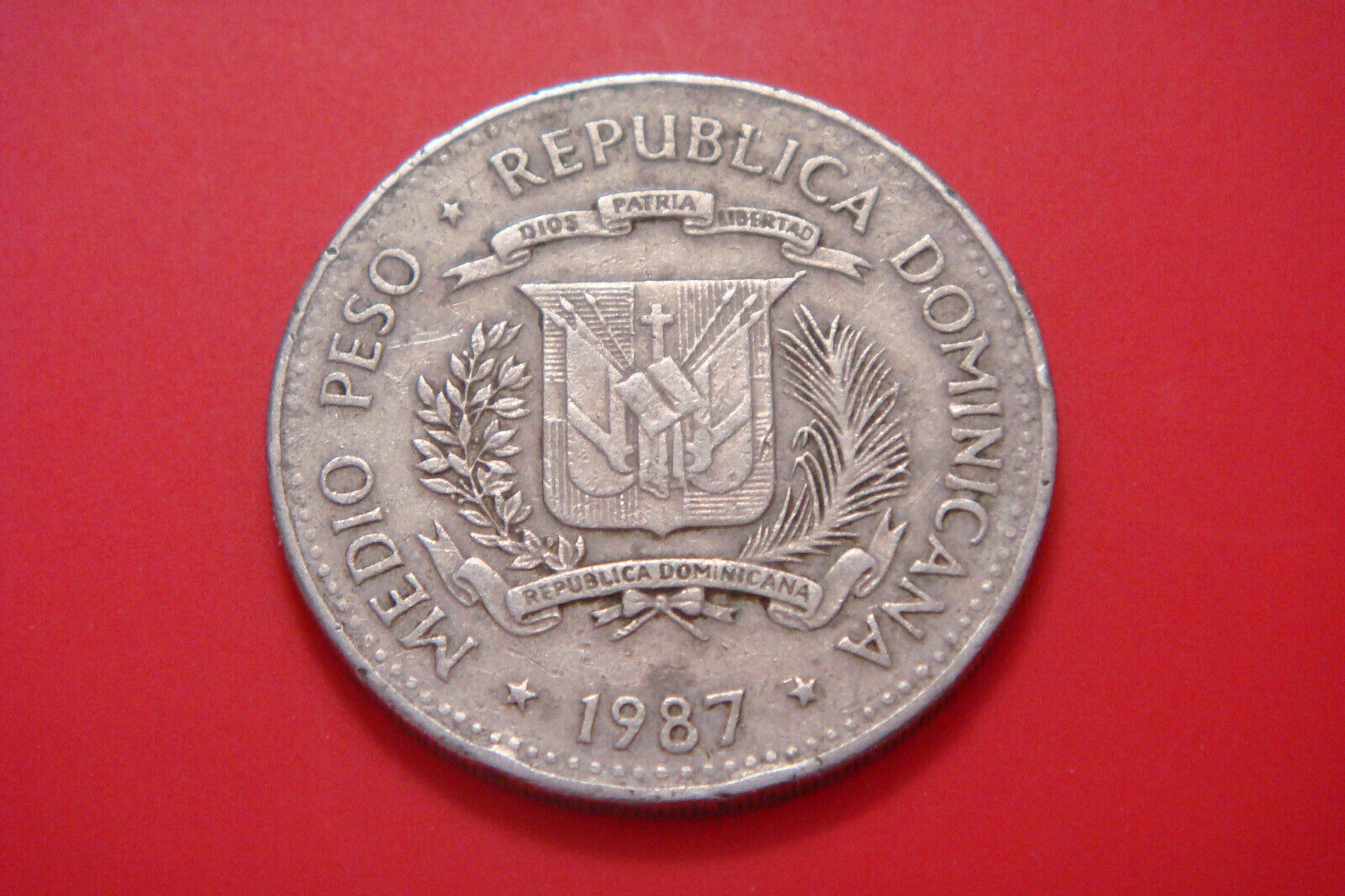 DOMINICAN REPUBLIC 1987 1/2 PESO Commemorative Human Rights - Fresh Stock Dated February 2026
