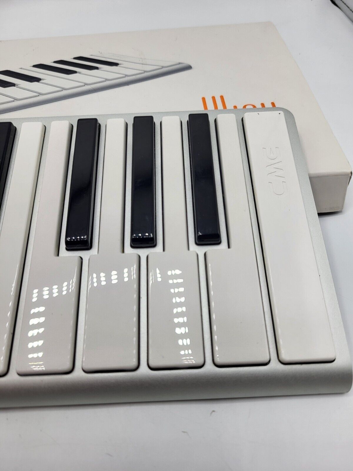 CME Xkey 25-key Mobile USB Keyboard MIDI Controller - Silver W/box Complete - Fresh Stock Dated February 2026