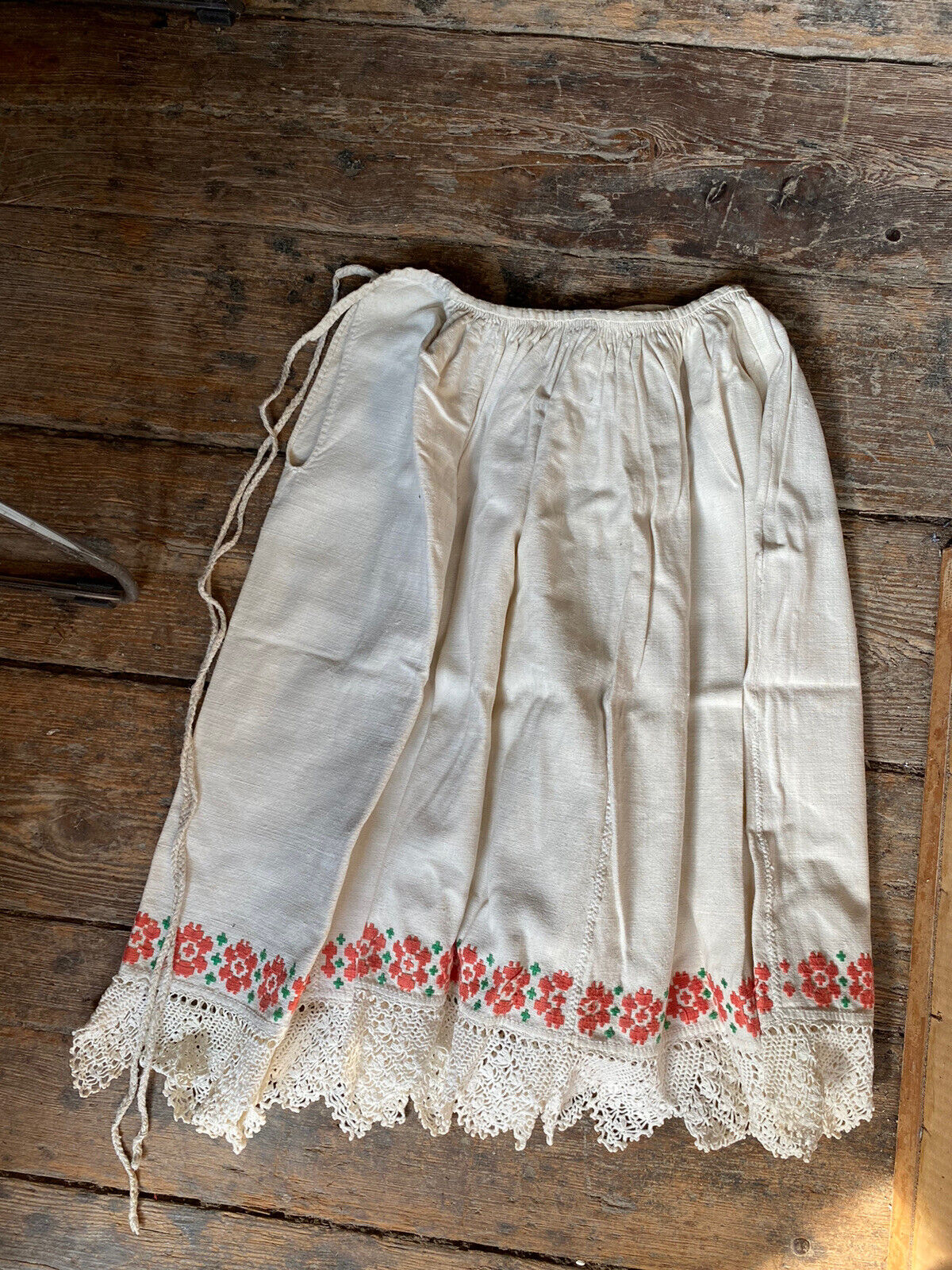 Vintage Peasant Skirt Cream Embroidered Lace Pleated Swing 1970s Size Medium - Fresh Stock Dated March 2026