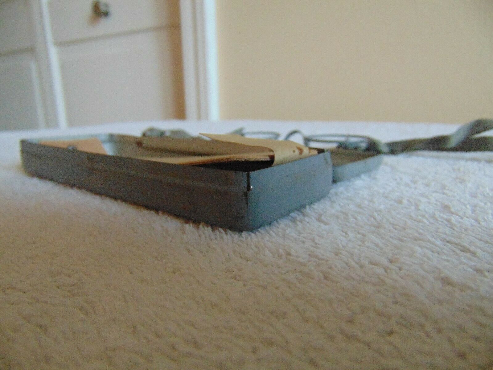 DIENST BRILLE Spectacles Tin With Wire Frame Glasses - Fresh Stock Dated February 2026