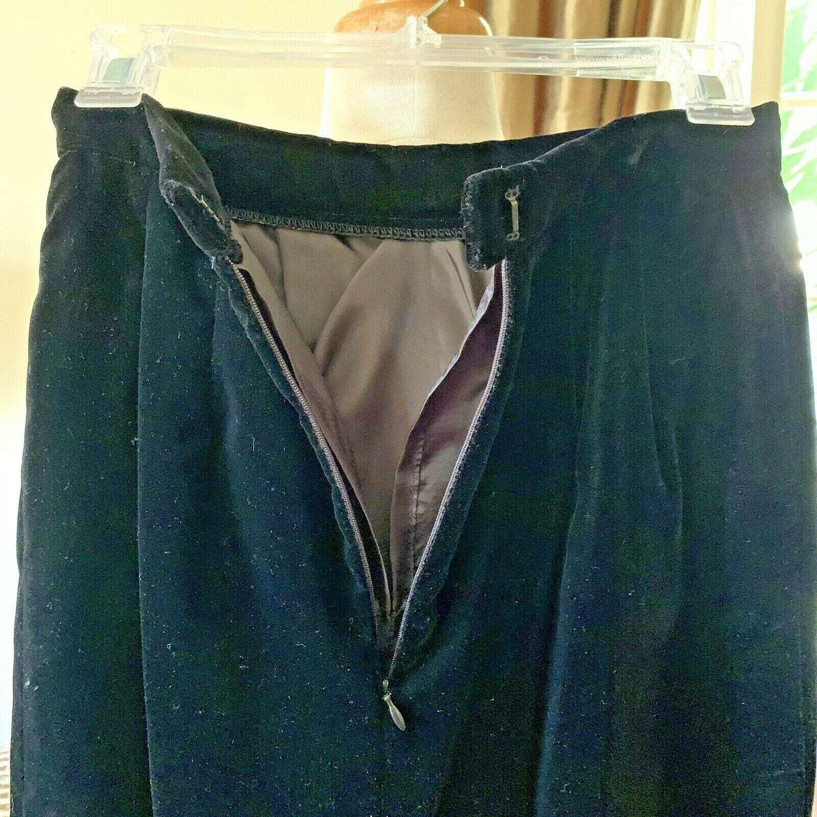 Vintage LLoyd Williams Black Velvet Skirt Size 4 Made in USA EUC - Fresh Stock Dated February 2026