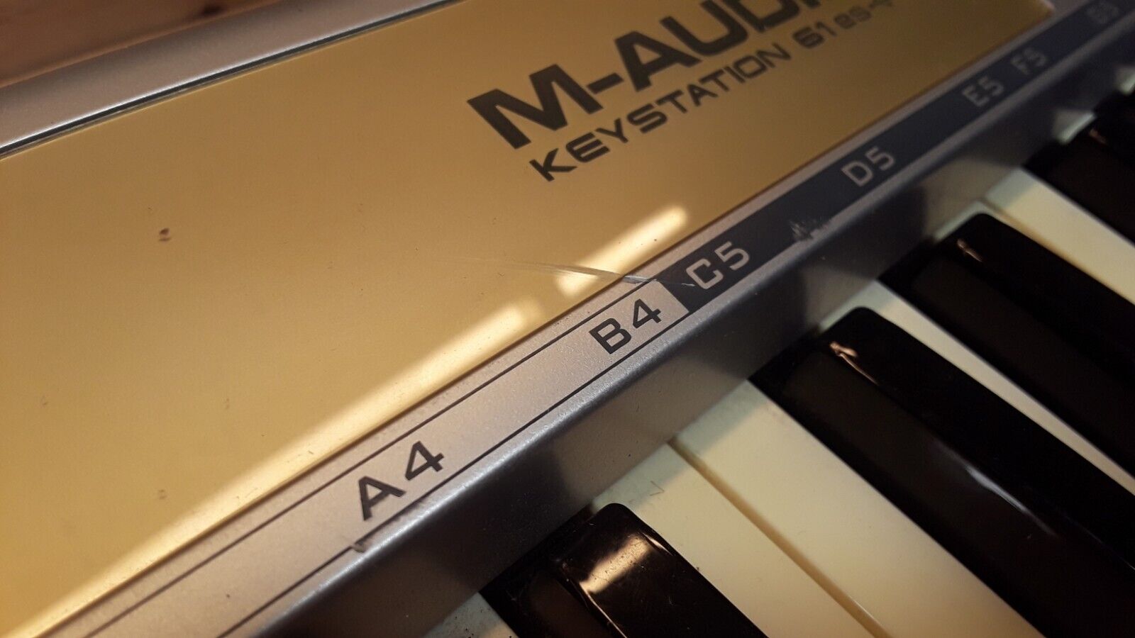 UNTESTED M-AUDIO KEYSTATION 61ES Semi-Weighted Keys Keyboard MIDI Controller USB - Fresh Stock Dated February 2026
