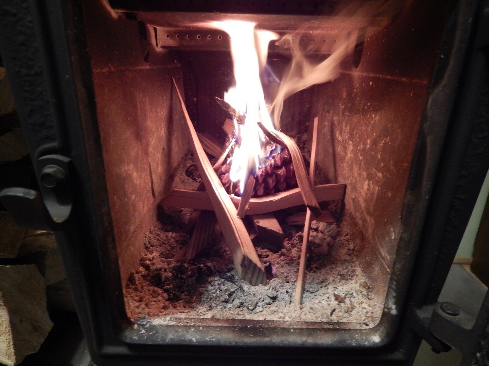 Firestarter Pinecones Wax Coated Fragrant Long leaf Burn Hot Easy Start USA 178M - Fresh Stock Dated December 2025