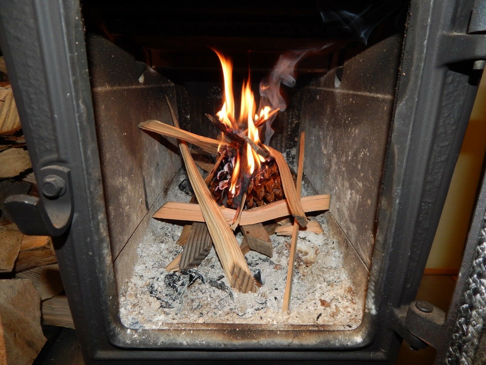 Firestarter Pinecones Wax Coated Fragrant Long leaf Burn Hot Easy Start USA 178M - Fresh Stock Dated December 2025