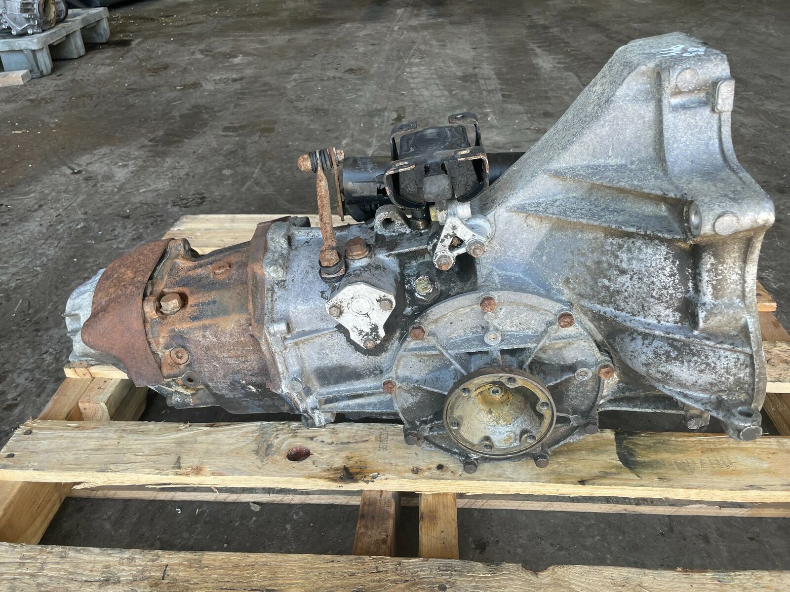 84-87 PORSCHE 944 2.5L GASOLINE RWD 5 SPEED MANUAL TRANSMISSION GEAR BOX OEM - Fresh Stock Dated February 2026