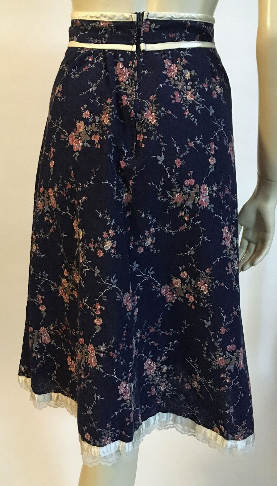 1970s True Vintage Navy Blue Flower Prairie Calico Gunne Sax Gunnies Skirt 9 M - Fresh Stock Dated March 2026