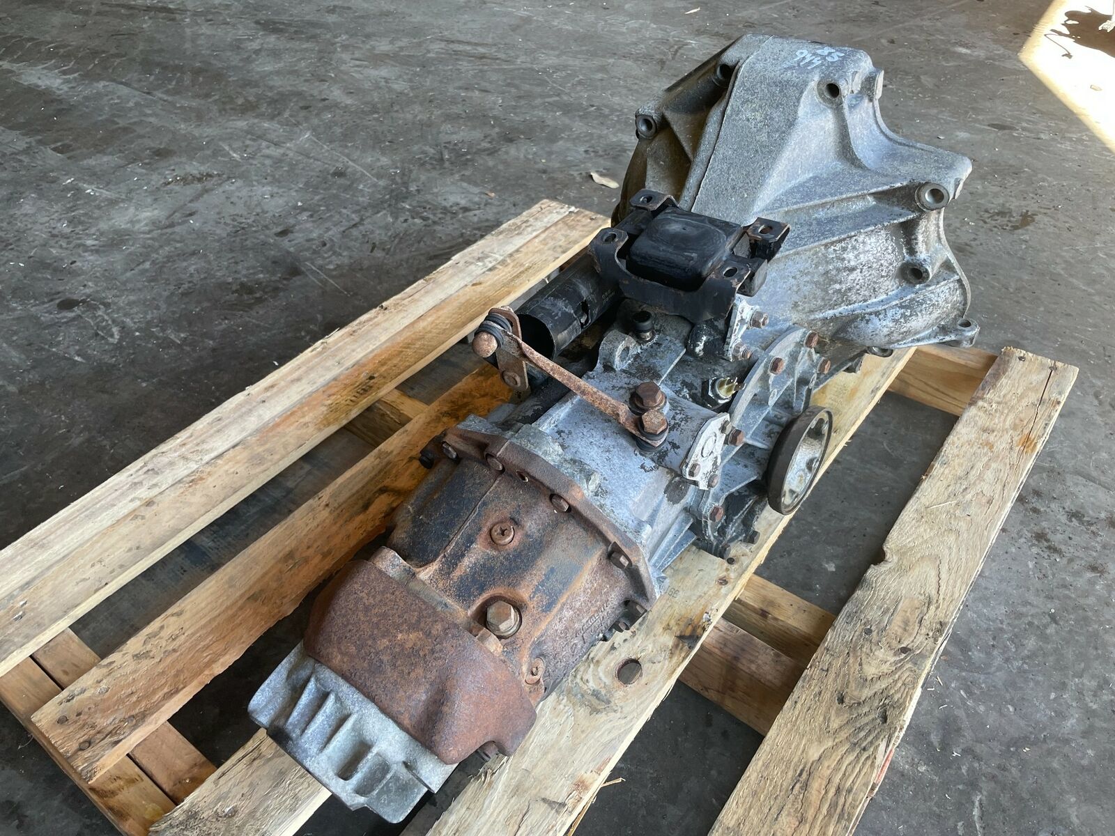 84-87 PORSCHE 944 2.5L GASOLINE RWD 5 SPEED MANUAL TRANSMISSION GEAR BOX OEM - Fresh Stock Dated February 2026