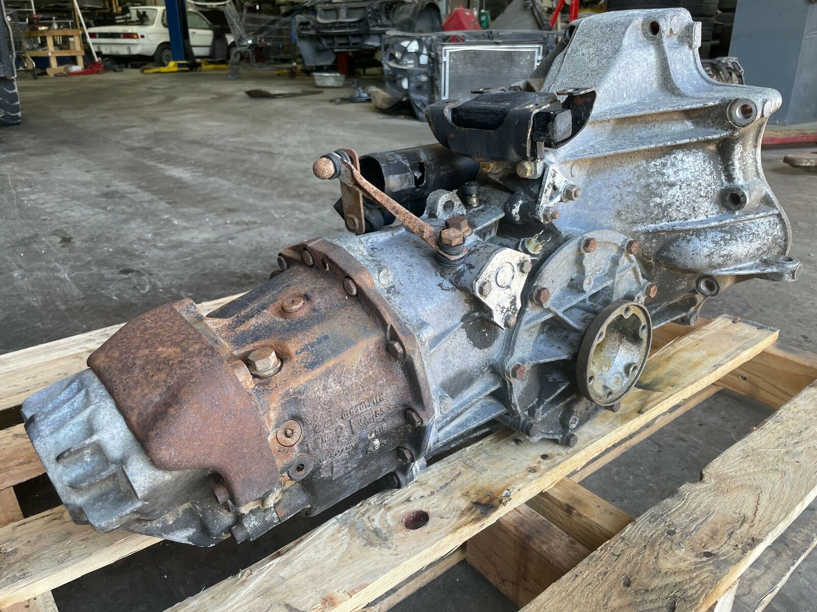 84-87 PORSCHE 944 2.5L GASOLINE RWD 5 SPEED MANUAL TRANSMISSION GEAR BOX OEM - Fresh Stock Dated February 2026