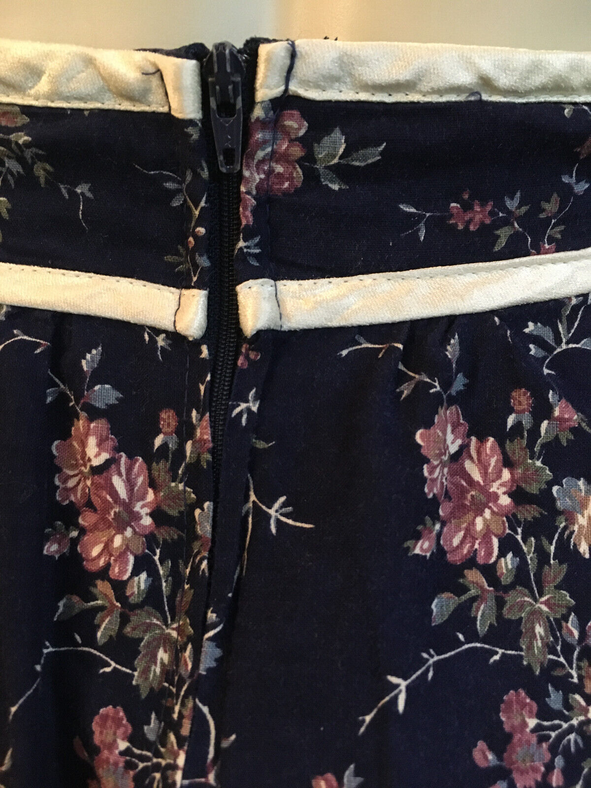 1970s True Vintage Navy Blue Flower Prairie Calico Gunne Sax Gunnies Skirt 9 M - Fresh Stock Dated March 2026