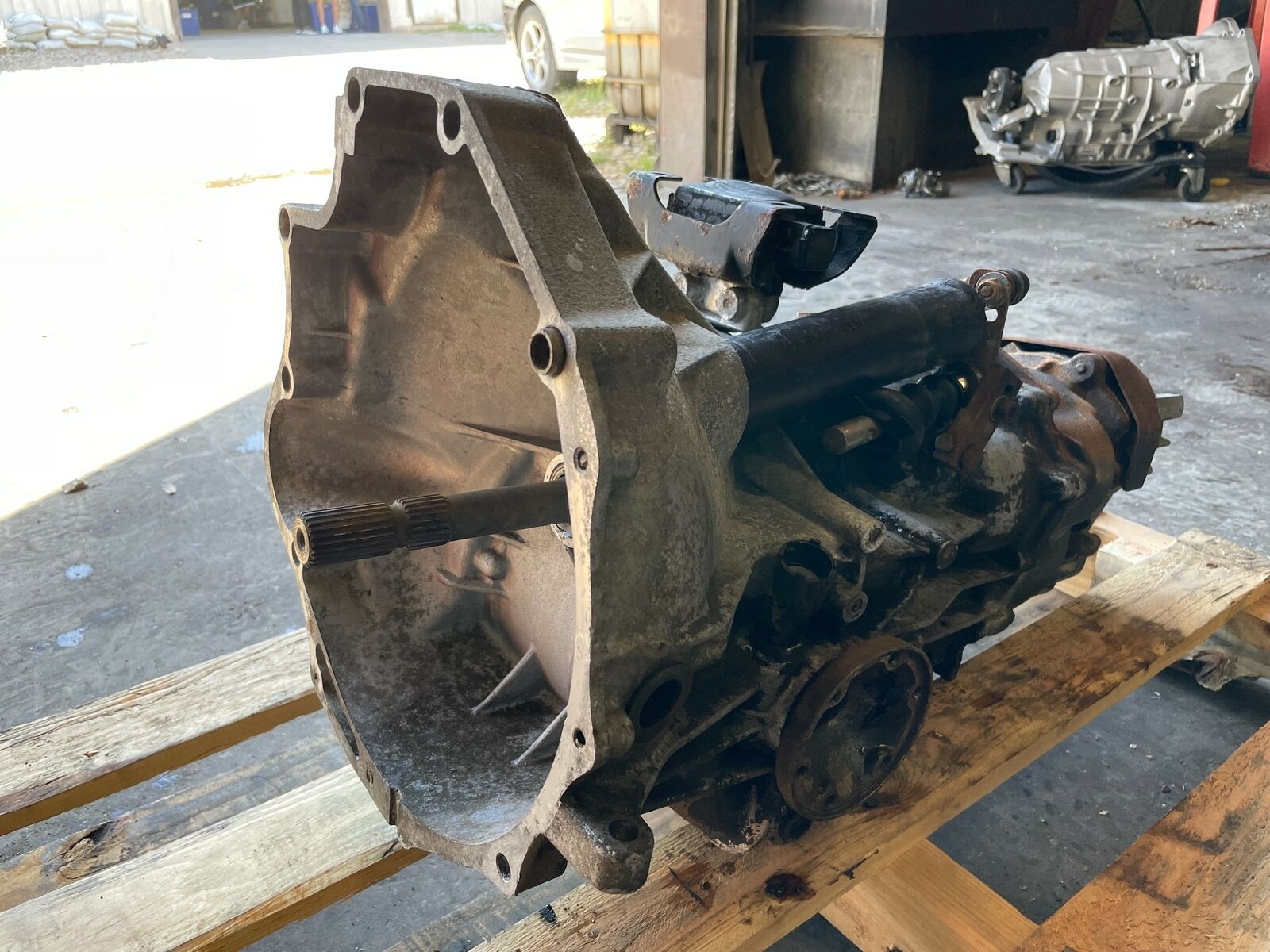 84-87 PORSCHE 944 2.5L GASOLINE RWD 5 SPEED MANUAL TRANSMISSION GEAR BOX OEM - Fresh Stock Dated February 2026