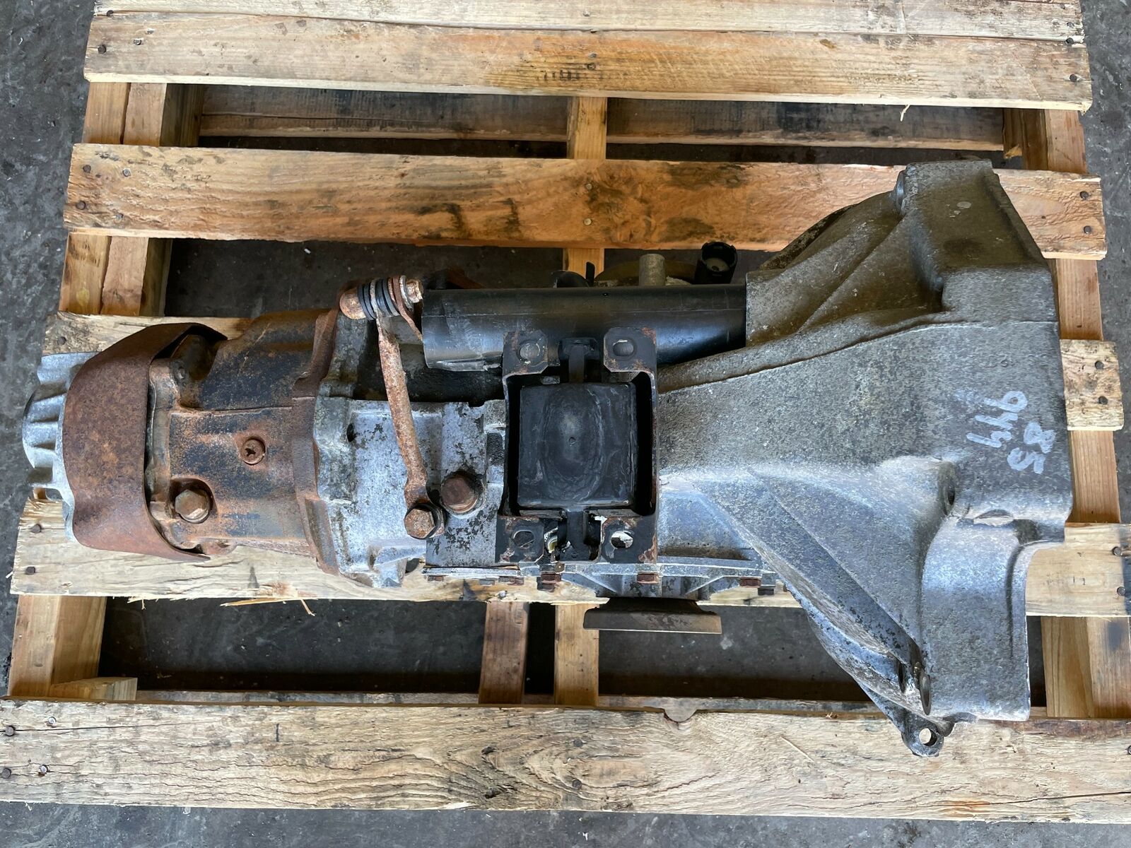 84-87 PORSCHE 944 2.5L GASOLINE RWD 5 SPEED MANUAL TRANSMISSION GEAR BOX OEM - Fresh Stock Dated February 2026
