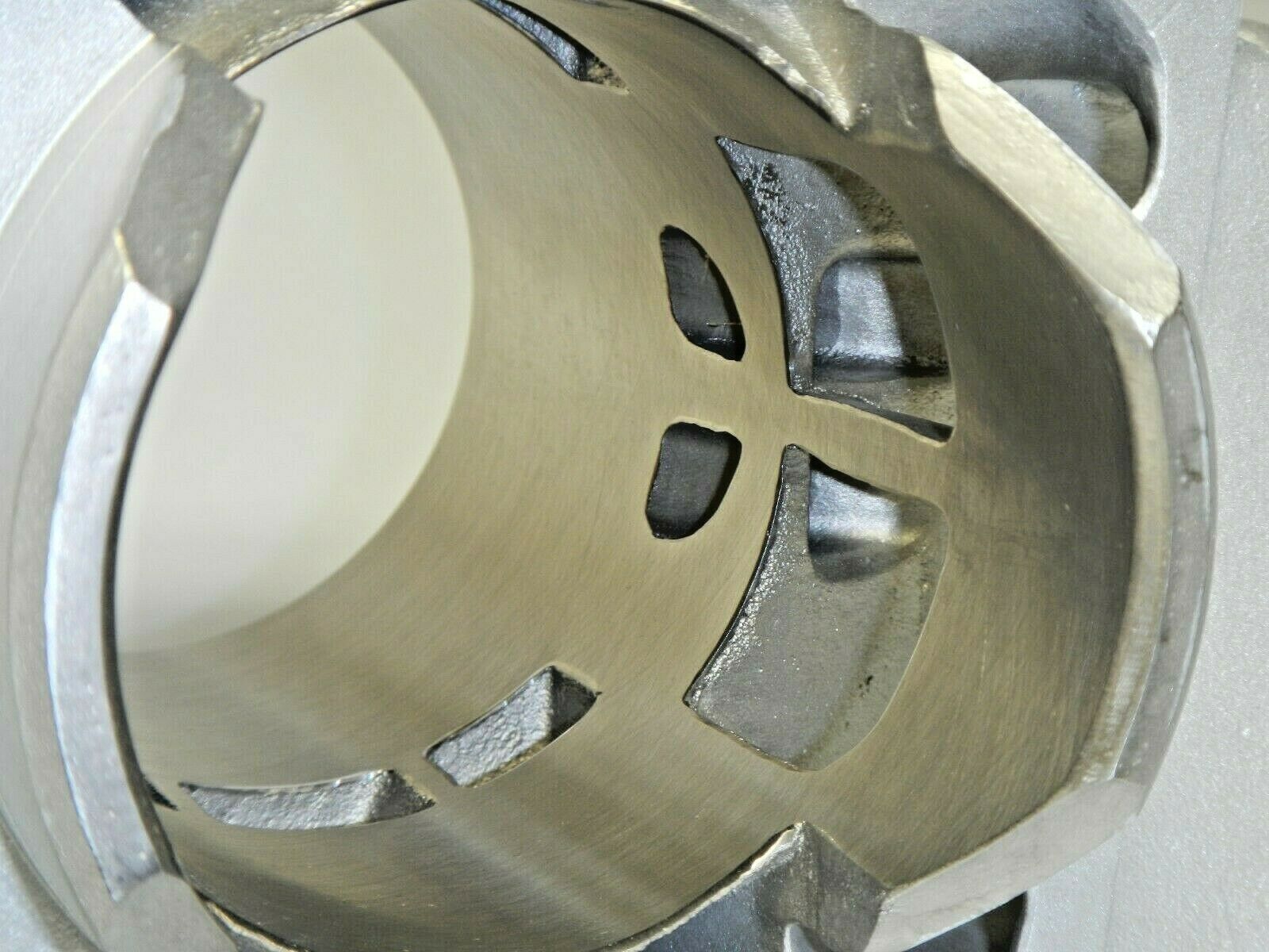 NEW Re-plated OEM cylinder & Wiseco piston kit set 1990 KTM 500 MX 56530005001 - Fresh Stock Dated February 2026