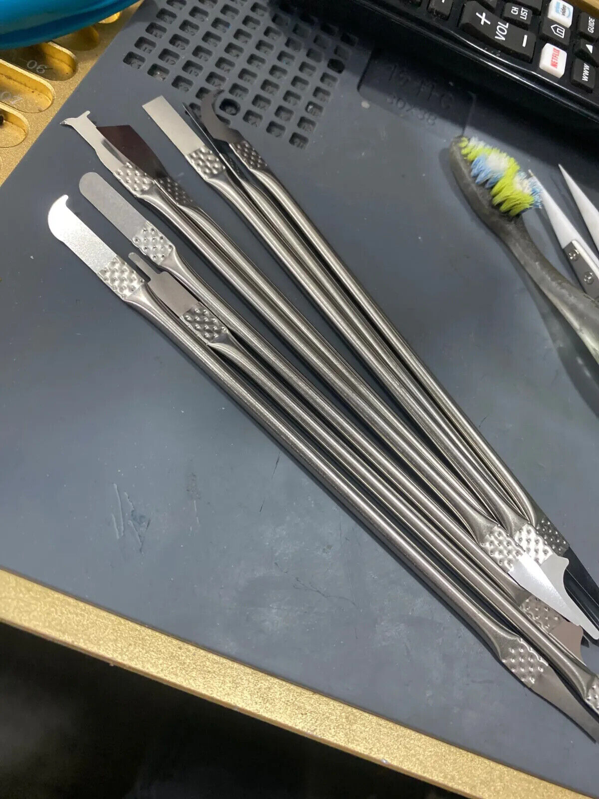 Glue Remover Cleaning Thin Blade Piratical Repair Hand Tool For Phone Computer - Fresh Stock Dated February 2026