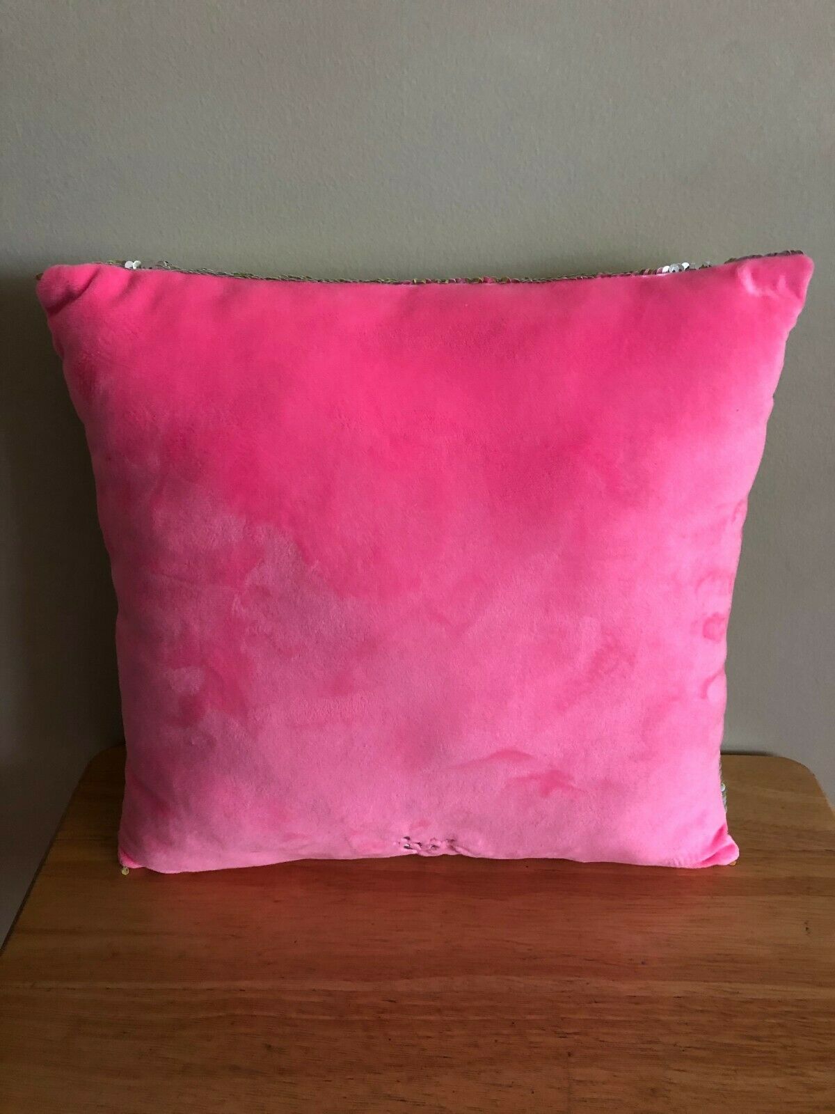 JUSTICE SEQUIN FLIP PILLOW SMILE FACE EMOJI SILVER YELLOW HEART EYES - Fresh Stock Dated December 2025