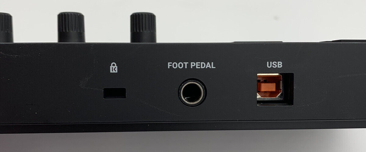 Native Instruments Komplete Kontrol M32 Compact Keyboard Controller - Fresh Stock Dated February 2026