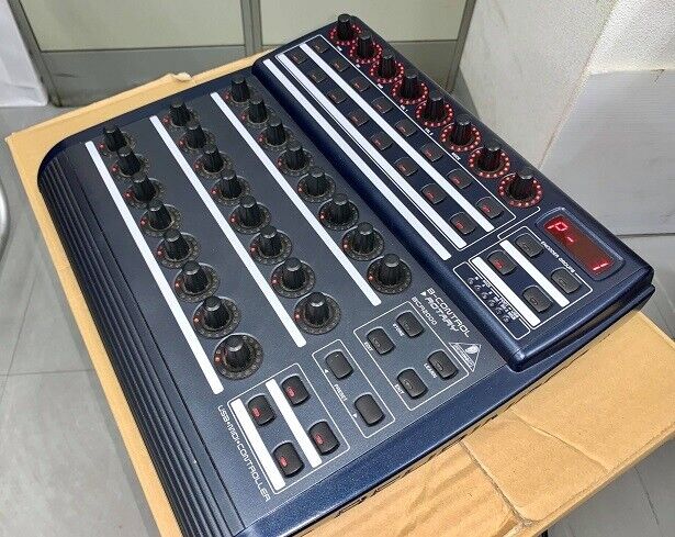 Behringer BCF2000 USB / MIDI Fader Controller B-Control Rotary 11.8