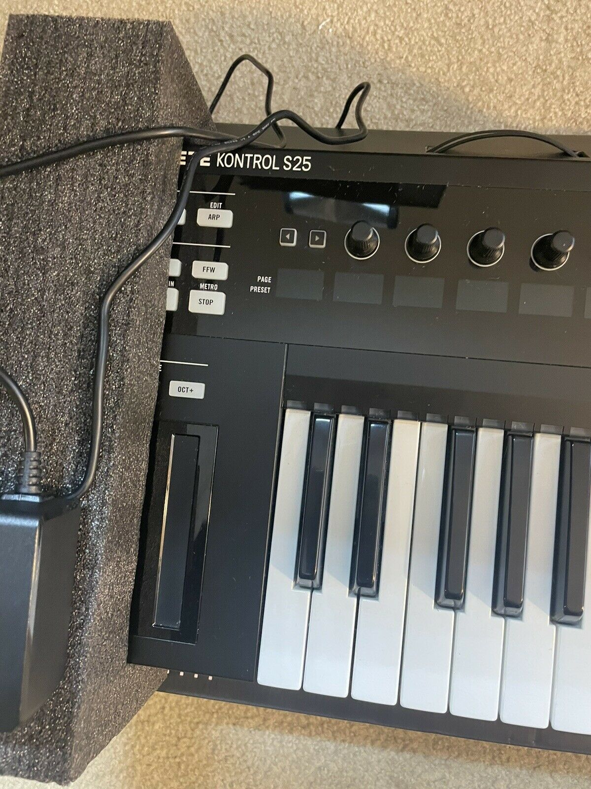 Native Instruments Komplete Kontrol S25 Keyboard Controller Mint! - Fresh Stock Dated February 2026