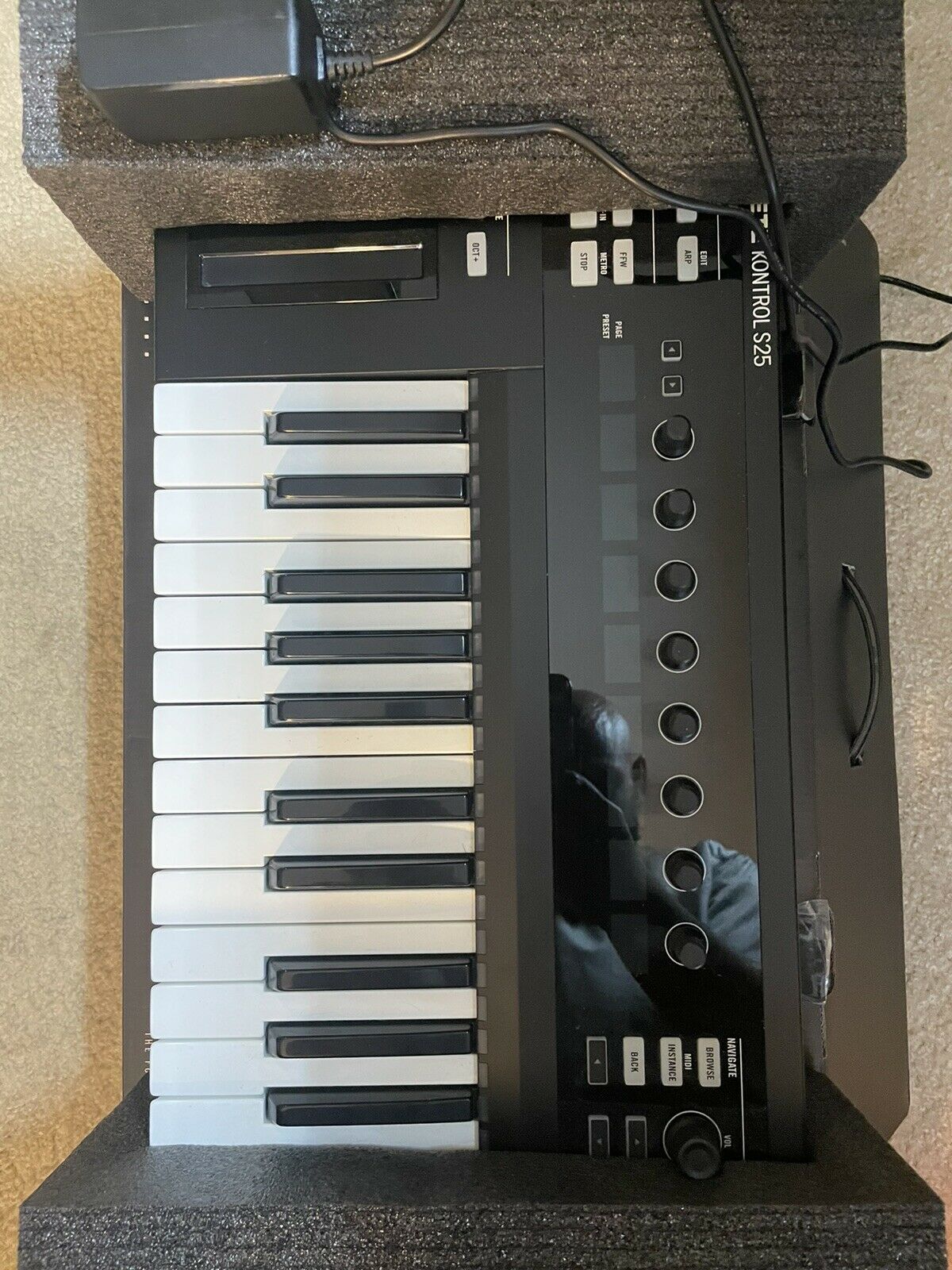 Native Instruments Komplete Kontrol S25 Keyboard Controller Mint! - Fresh Stock Dated February 2026