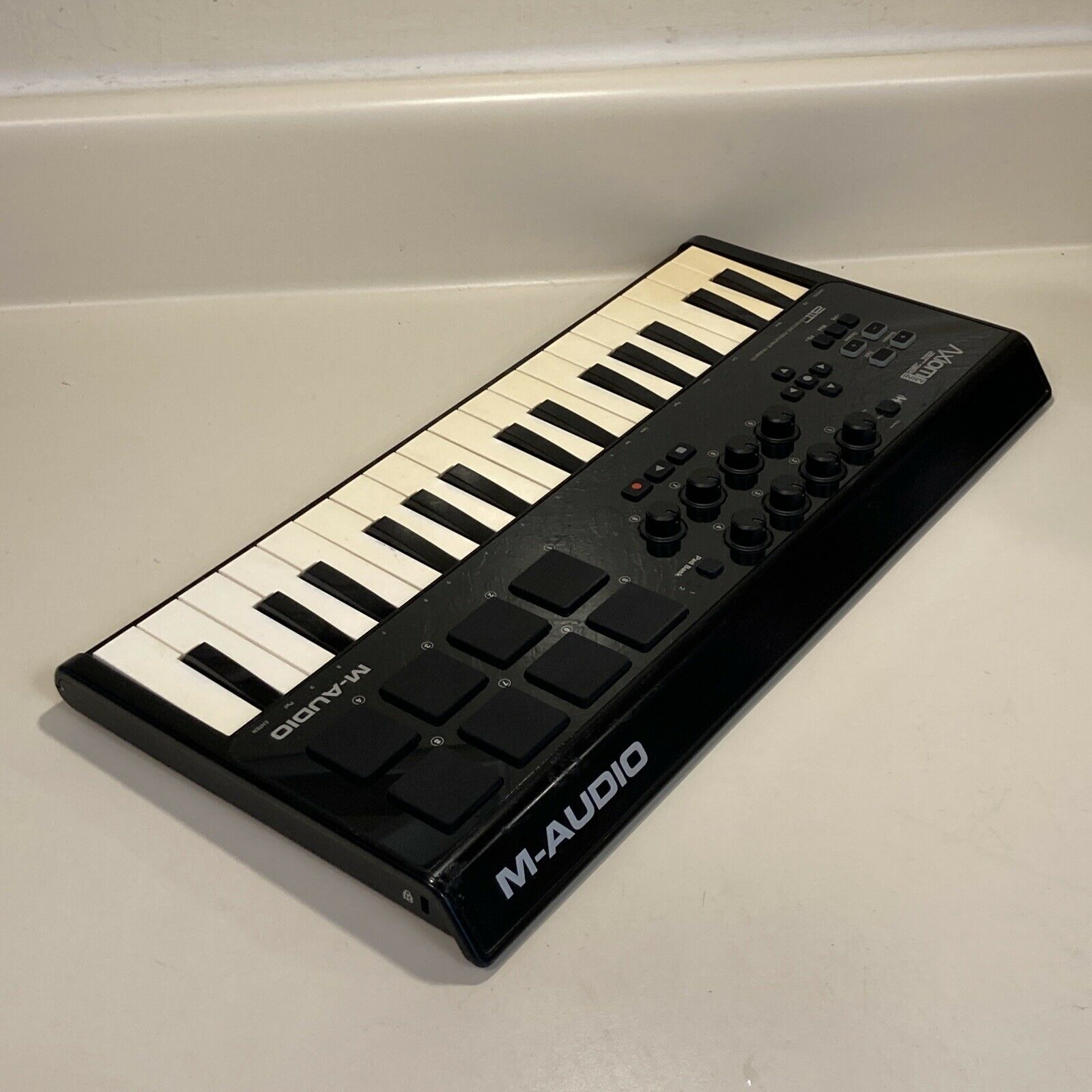 M-Audio Axiom Air Mini 32 32-key Premium Keyboard & Pad Controller - Fresh Stock Dated February 2026