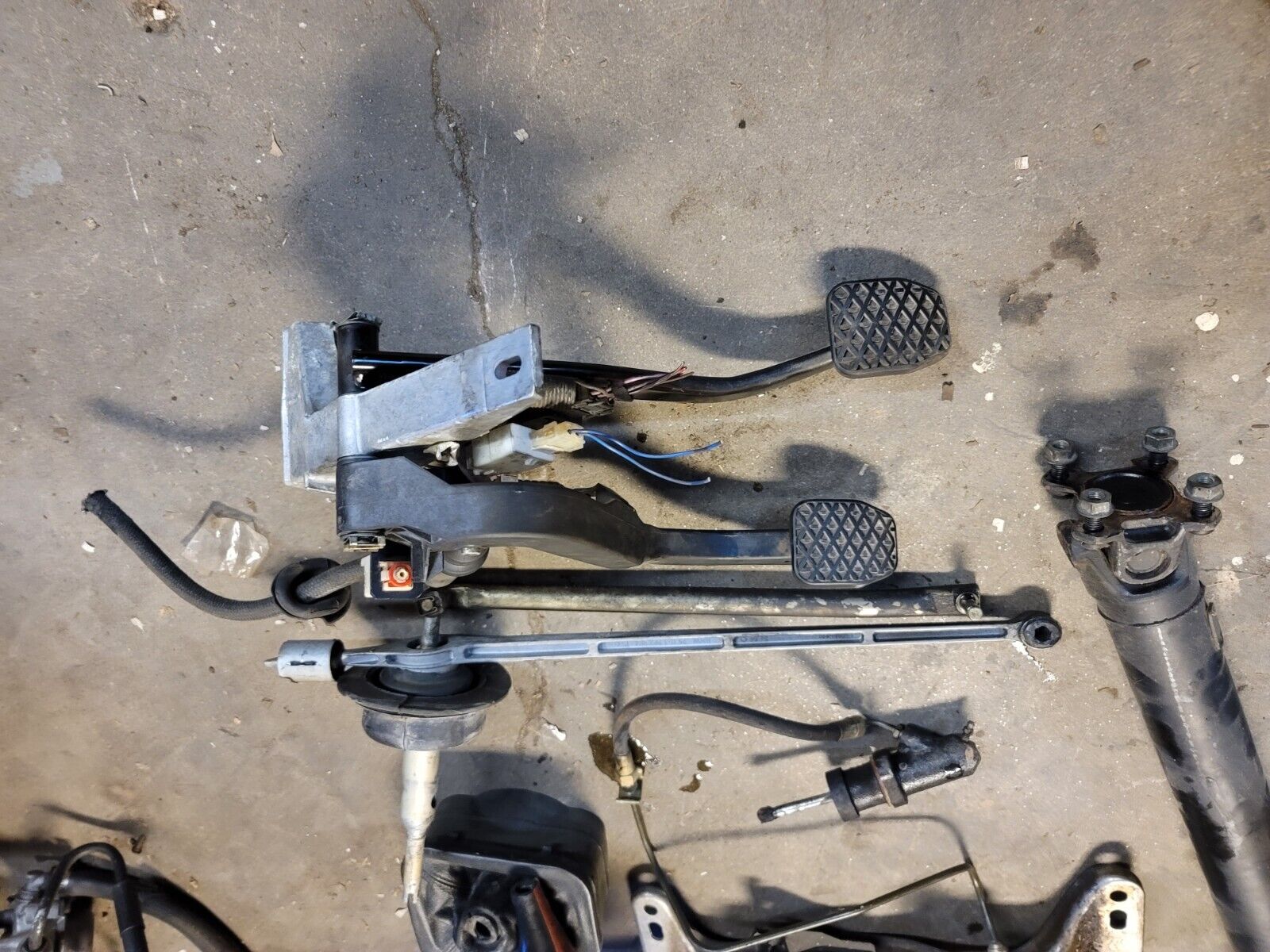 BMW Z3 E36 3 SERIES ZF MANUAL TRANSMISSION 5 SPEED COMPLETE MANUAL SWAP OEM - Fresh Stock Dated February 2026