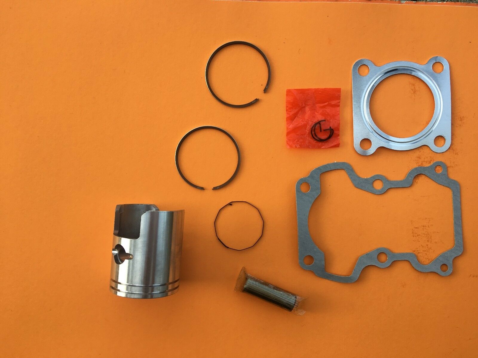 Cylinder 50 mm Suzuki AX100 93cm3 Piston Rings Clips Gaskets Kit 2-Stroke - Fresh Stock Dated February 2026
