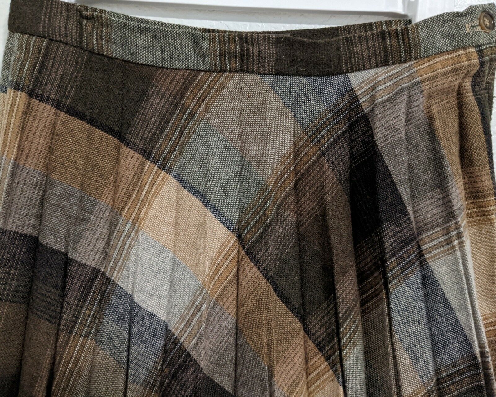 Vintage Plaid Pleated Skirt Waist 27