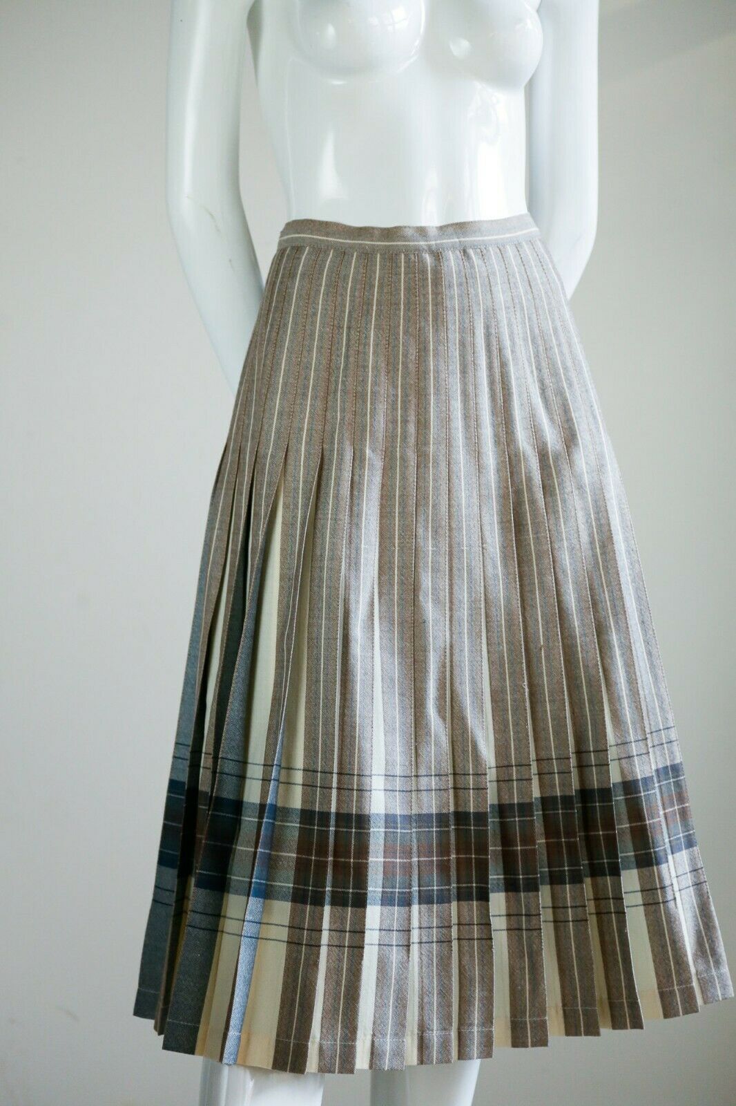 Vintage Reversible Cream Beige Plaid Pleated Knee Length Skirt | Highland Queen - Fresh Stock Dated March 2026