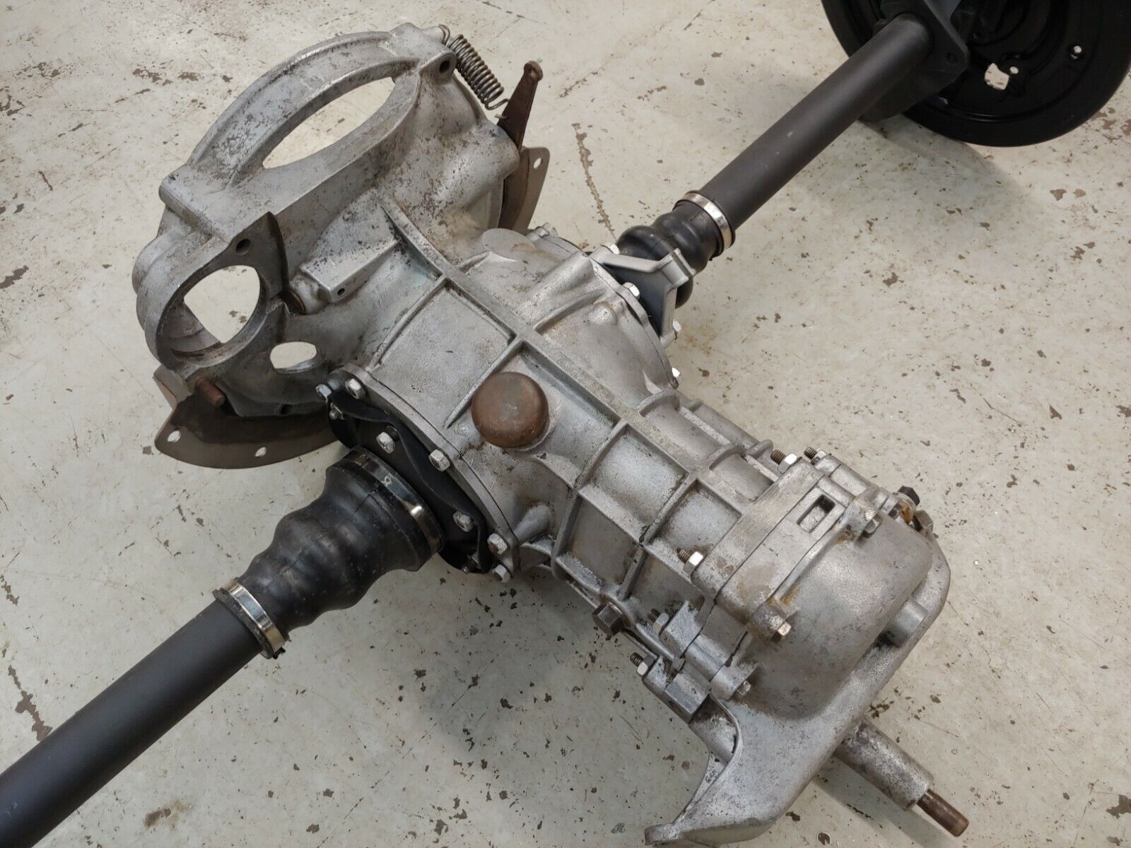 VERY NICE USED ORIGINAL PORSCHE 356B T5 BBBC 4 SPEED TRANSMISSION 741/0 9/59 NLA - Fresh Stock Dated February 2026