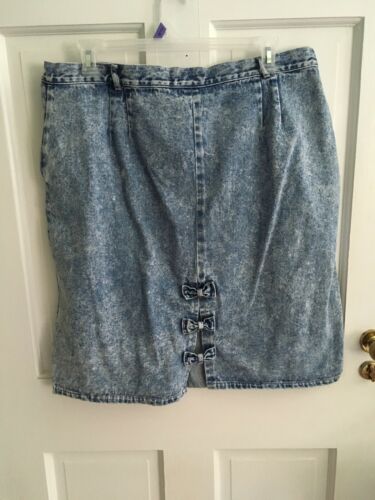 1980's VINTAGE Acid Wash High Waist Bow Back Denim Skirt Stefano Sportswear 24W - Fresh Stock Dated February 2026