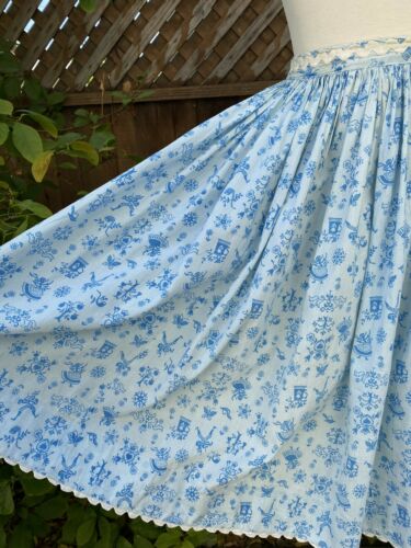 vintage 1950s blue novelty print cotton full skirt m - Fresh Stock Dated December 2025