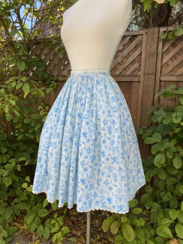 vintage 1950s blue novelty print cotton full skirt m - Fresh Stock Dated December 2025