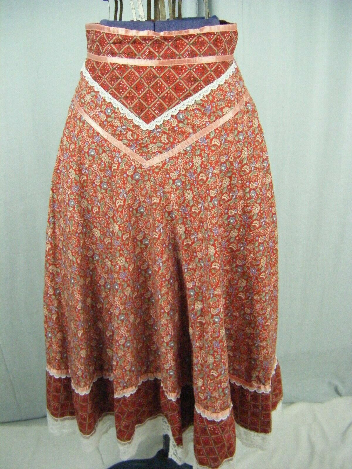JESSICA'S GUNNIES Vtg 70s Red Floral Ruffle Lace High Waist Skirt-Waist 26.5