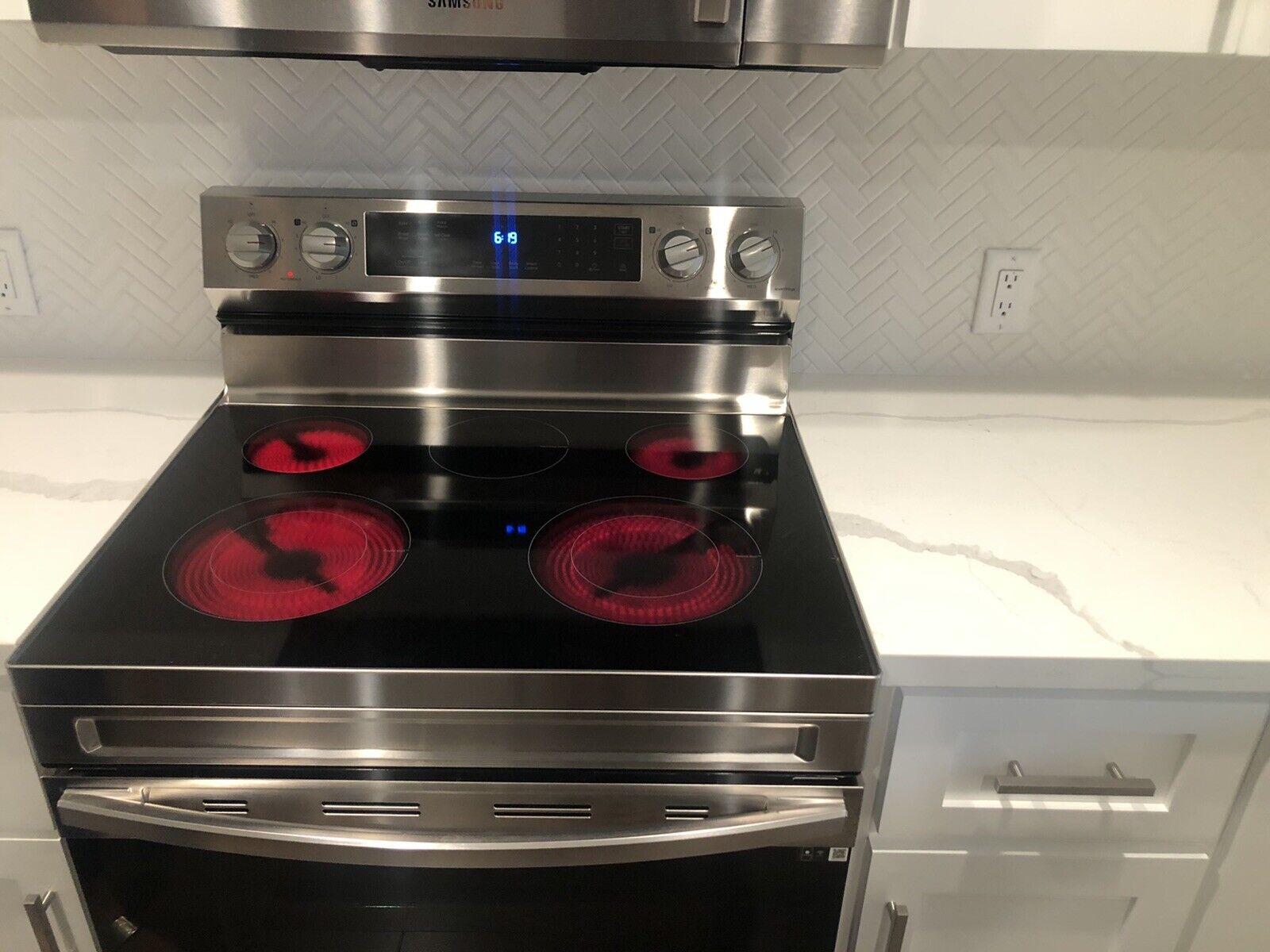 Electric stove - Fresh Stock Dated February 2026