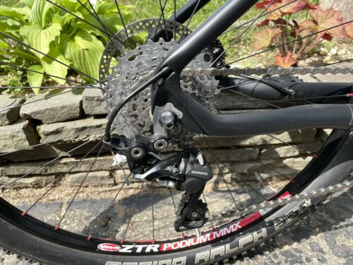 Small 15.5” Carbon hard tail Mountain Bike Sub 20 Weight weenie XT King Stans - Fresh Stock Dated February 2026