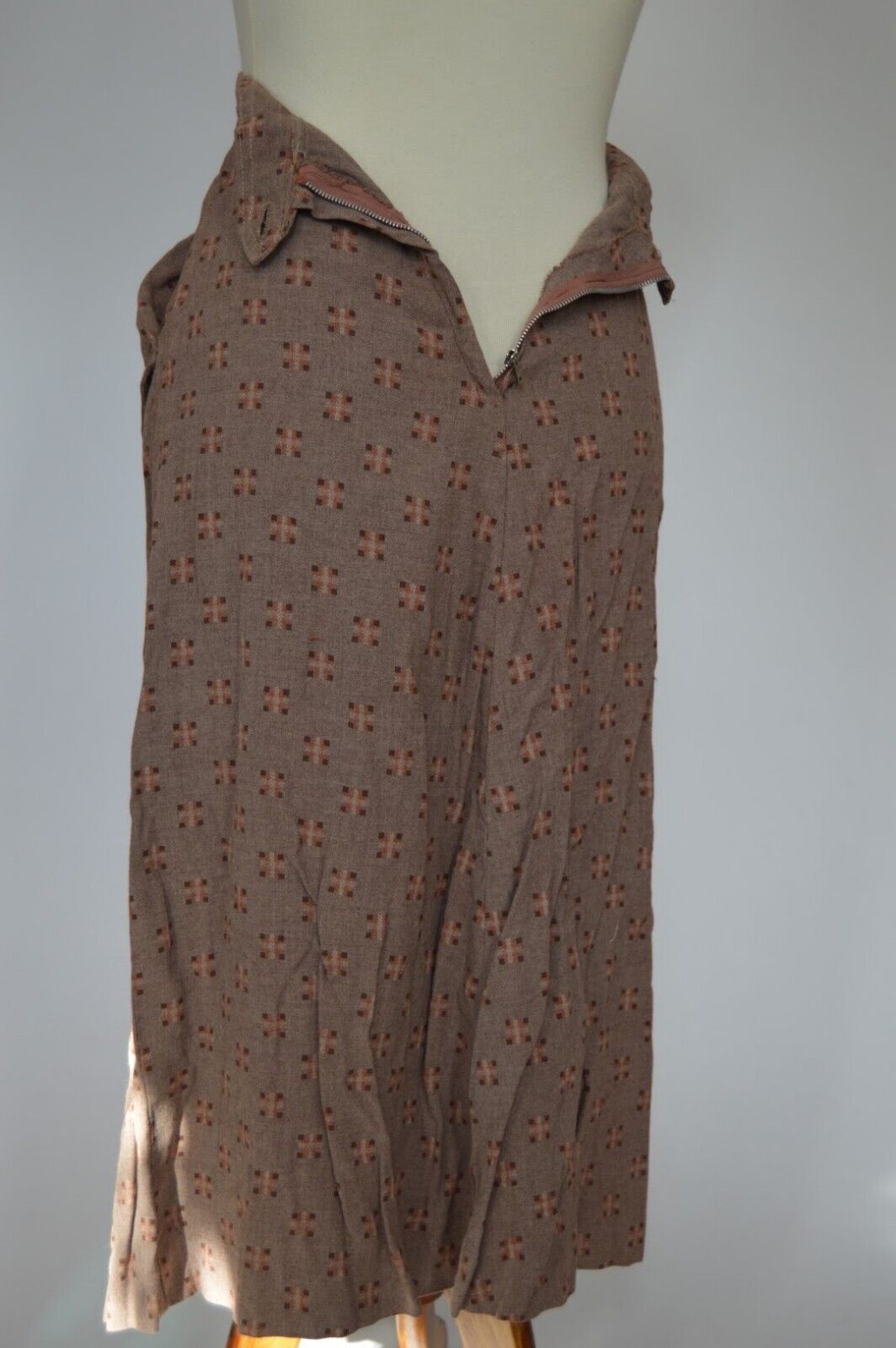 Vintage 1940s Brown Print Skirt With Large Pockets - Fresh Stock Dated March 2026