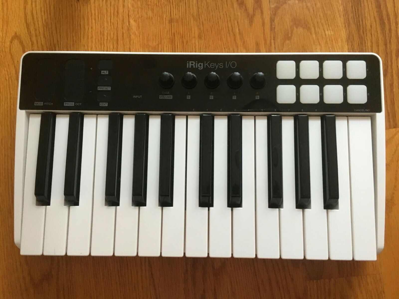 iRig Keys I/O 25 in Great Condition with Ableton Live Lite - Fresh Stock Dated February 2026