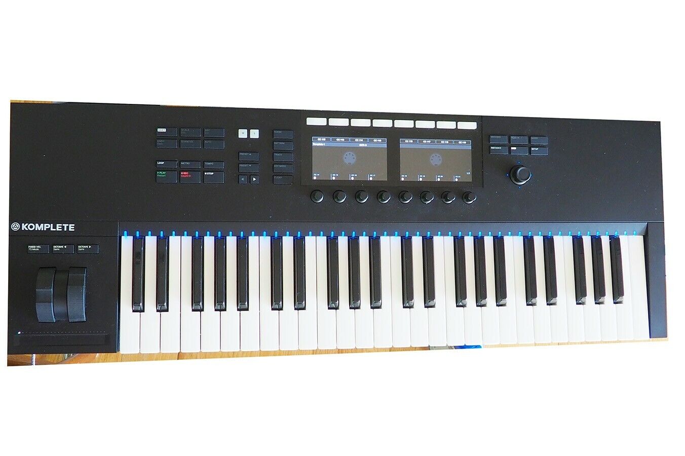 Native Instruments Komplete Kontrol NI S49 MK2 49 MIDI keyboard  + DeckSaver - Fresh Stock Dated February 2026