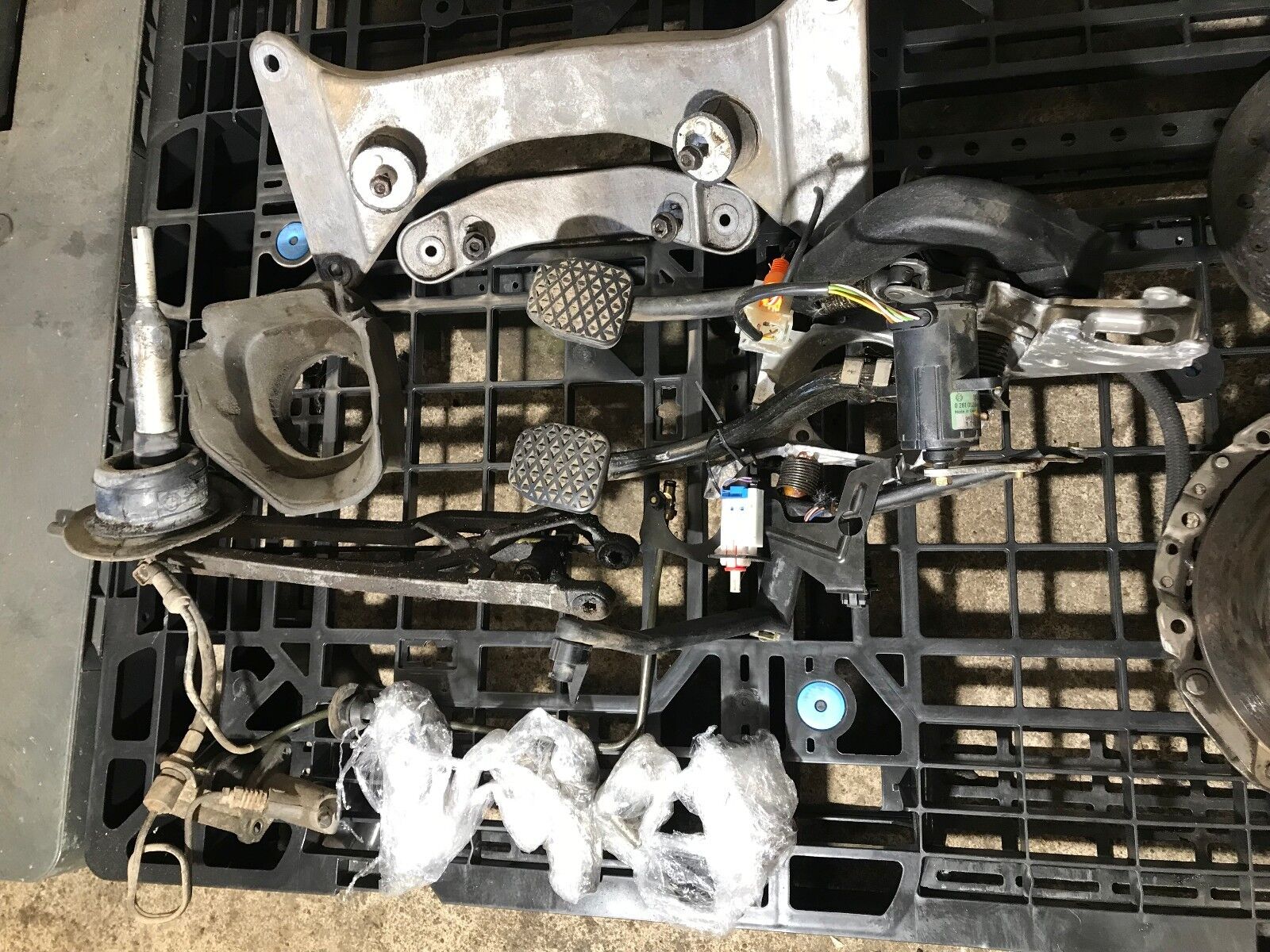 BMW 530d 525d E39 MANUAL GEARBOX 5 SPEED CONVERSION SWAP SET 1053401011 - Fresh Stock Dated February 2026